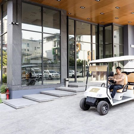 Pure Eleven Hotel Bangkok Makkasan Ngoại thất bức ảnh