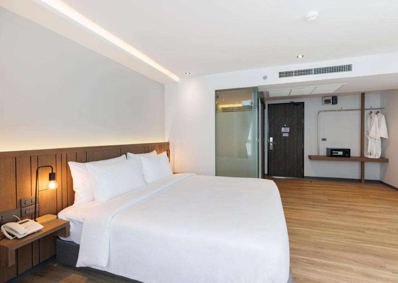 Pure Eleven Hotel Bangkok Makkasan Ngoại thất bức ảnh